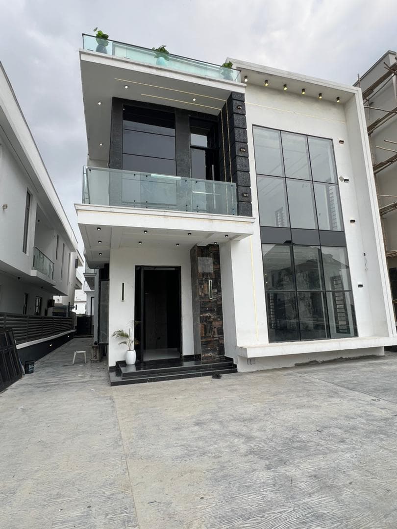 5 Bedroom Duplex for Sale in Megamond Ikota