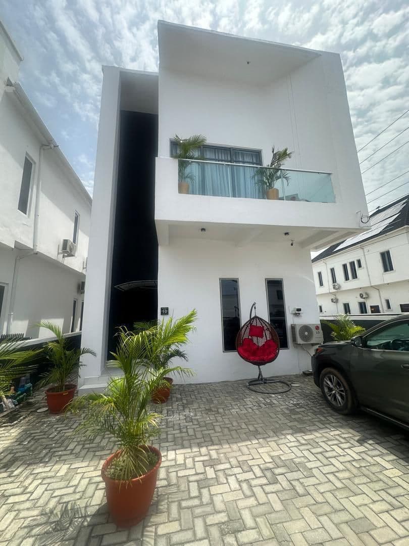 Fully Furnished 5 Bedroom Duplex in Lekki, Lagos
