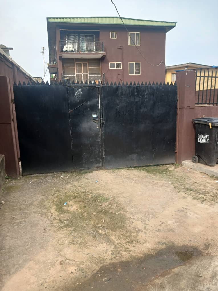 6 Units of 3 Bedroom Flats for Sale in Alapere, Lagos