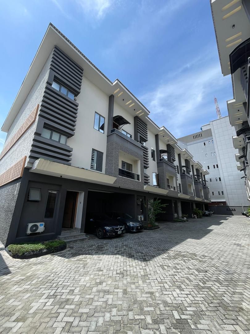 Unfurnished 4 Bedroom Terraced Duplex for Rent - Lekki Phase 1