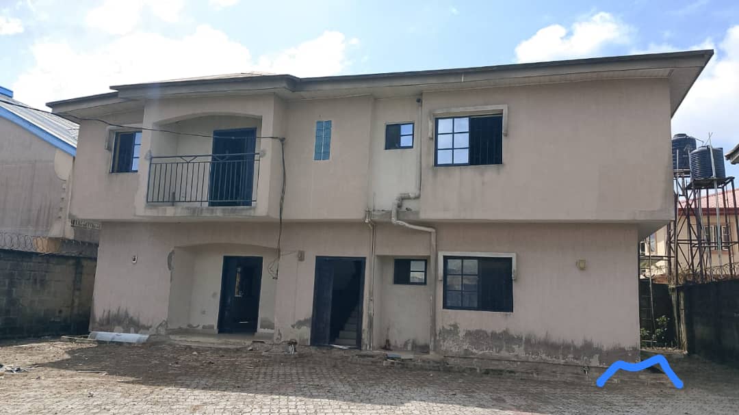 3 Bedroom Flat for Sale in Eputu Town