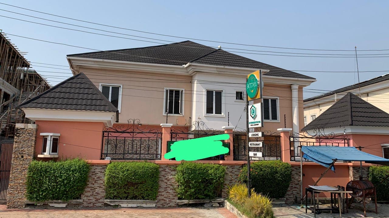 10 Room Duplex for Rent in Lekki Phase 1, Lagos