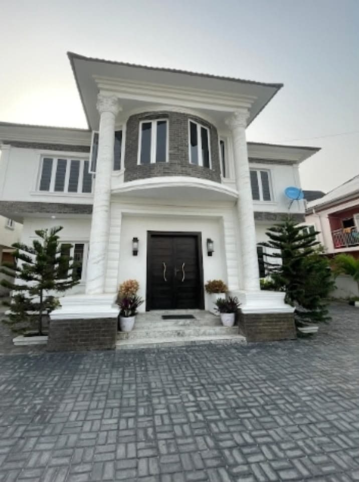 7 Bedroom Fully Detached Smart Home for Sale at Ikate, Lekki, Lagos