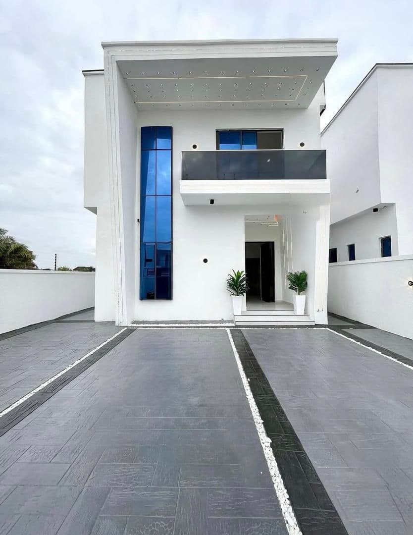 5 Bedroom Duplex for Rent in Ikota, Lekki