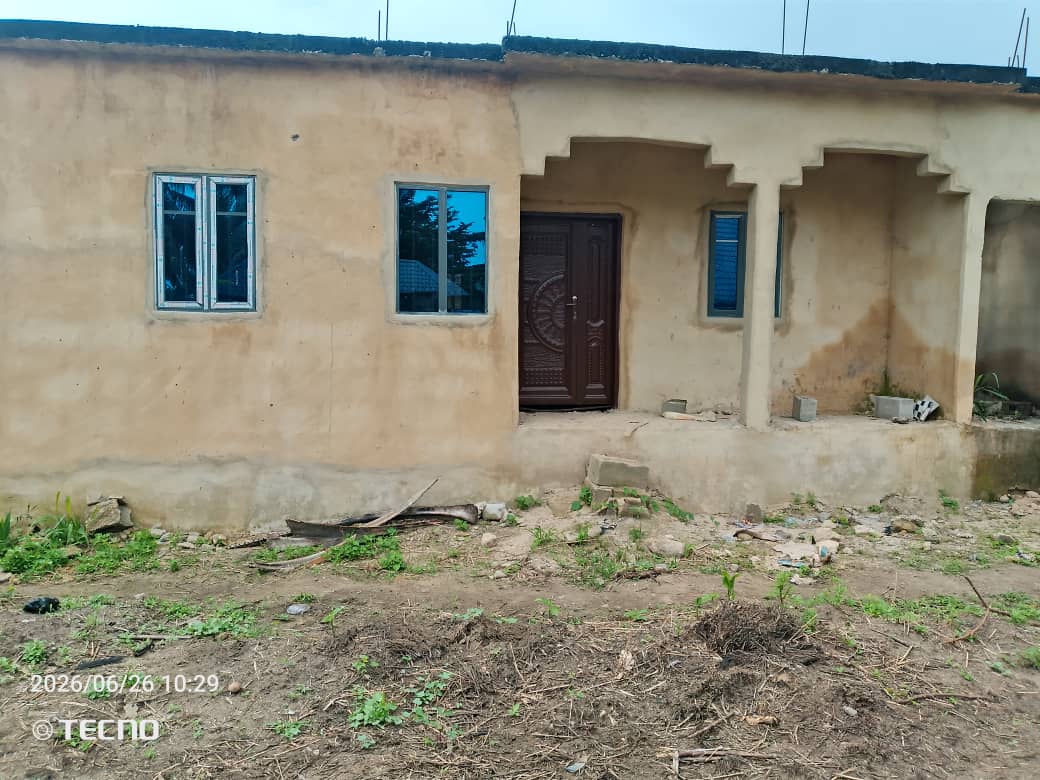 2 Bedroom Flat for Rent in Uratta Express