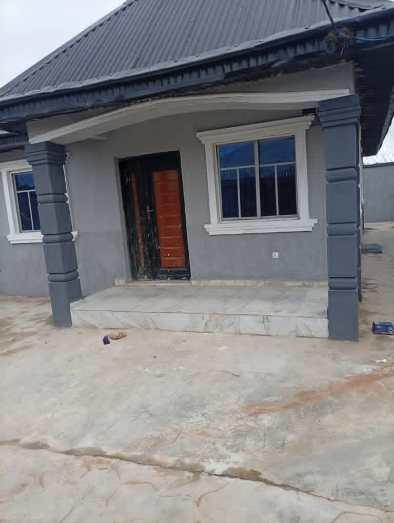 2 Bedroom Flat for Rent at Iyana Ajia, Off Alakia