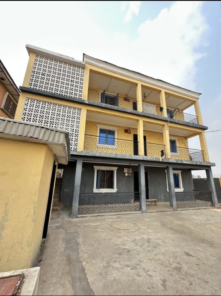 18-Room Self Contain Block for Sale at Ajibade Area, Mokola, Ibadan, Oyo