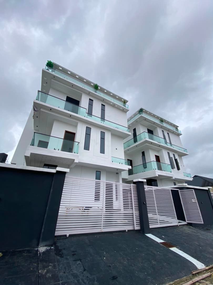 5 Bedroom Fully Detached Triplex for Sale at LBS, Ajah, Lagos