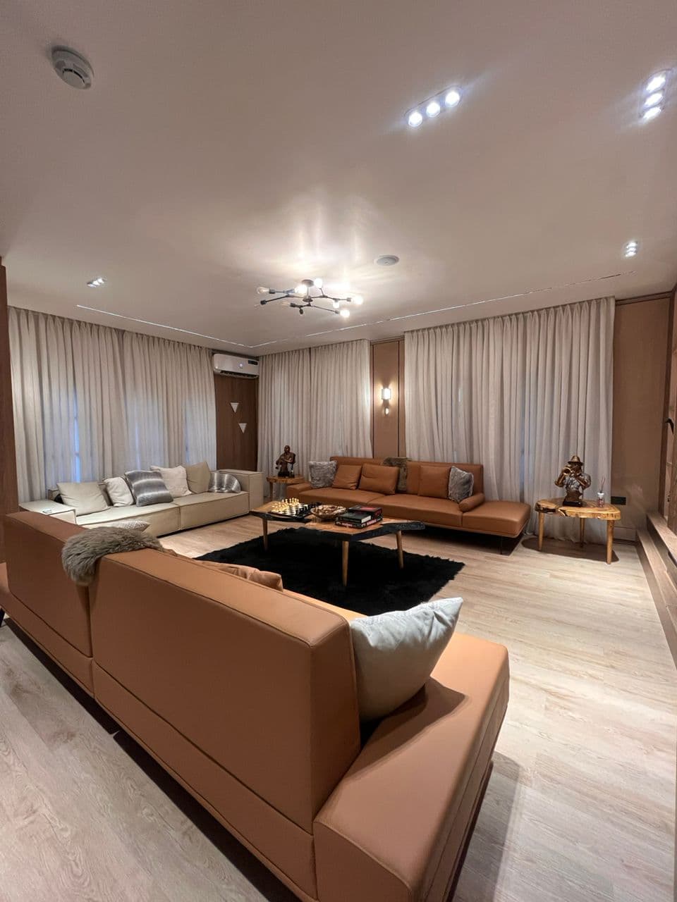 Luxury 5 Bedroom Apartment for Shortlet at Gwarinpa, Abuja