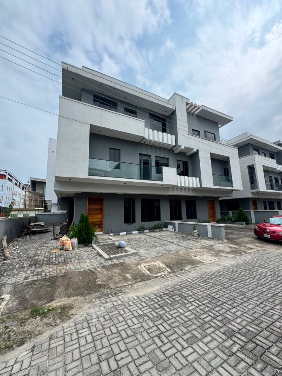 5 Bedroom Semi Detached Duplex for Sale in Osapa, Lekki