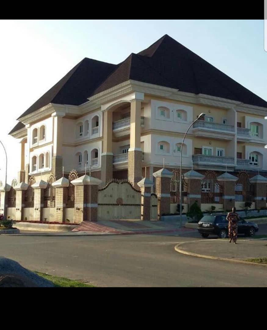 Six Units of 5 Bedroom Terrace Duplexes for Sale in Guzape