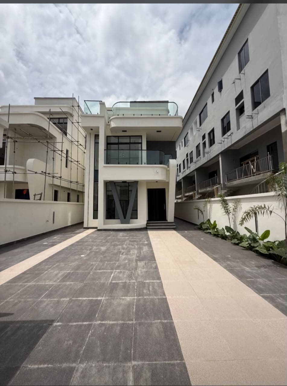 5 Bedroom Fully Detached Duplex for Sale at Lekki Phase 1, Lagos