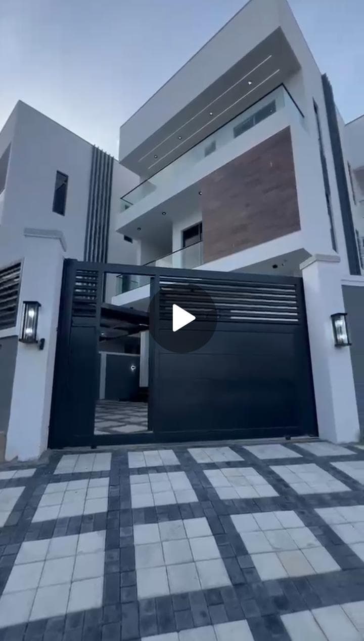 6 Bedroom Duplex for Sale in Lekki Phase 1, Lagos