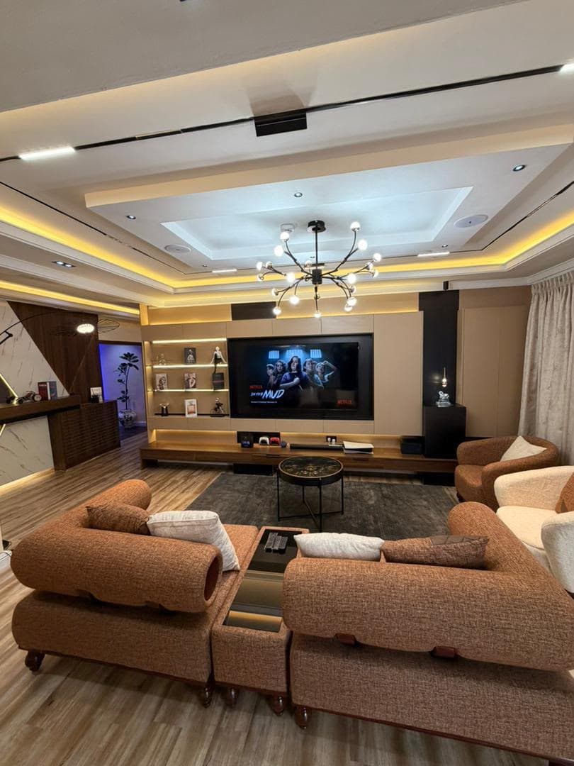 Luxury 2 Bedroom Shortlet in Jahi Gilmore