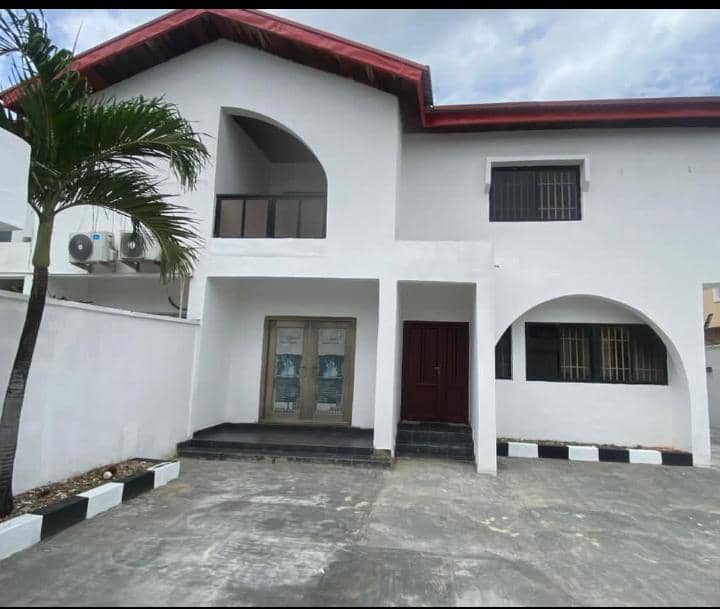 5 Bedroom Semi-Detached House with 2-Room BQ for Lease in Lekki Phase 1, Lagos