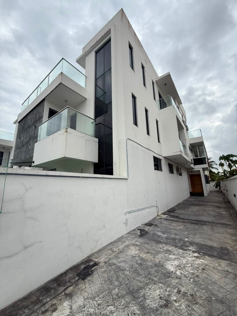 5 Bedroom Detached Duplex for Sale in Lekki Phase 1, Lagos