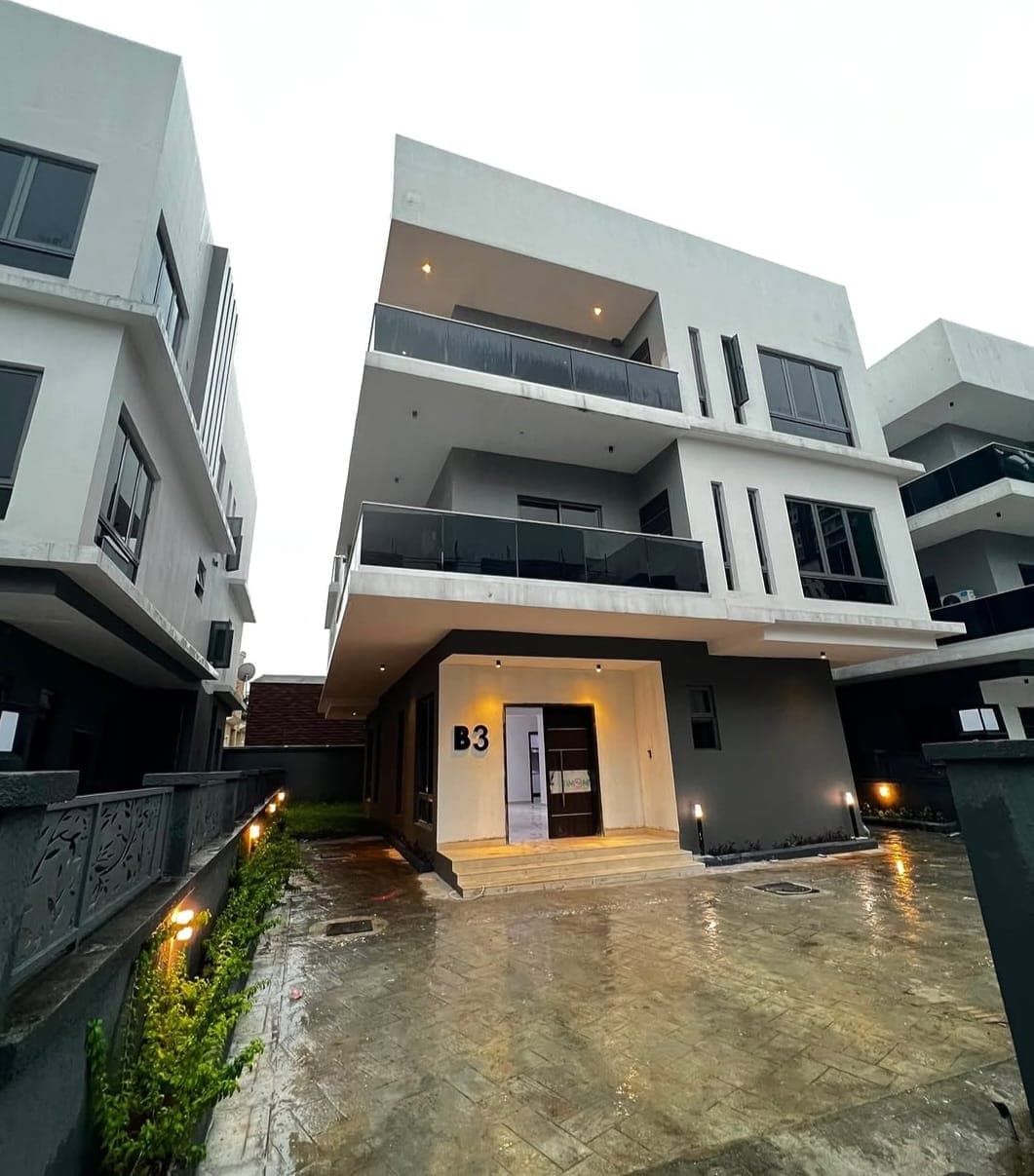 Luxury 6 Bedroom Detached House for Sale in Old Ikoyi, Lagos