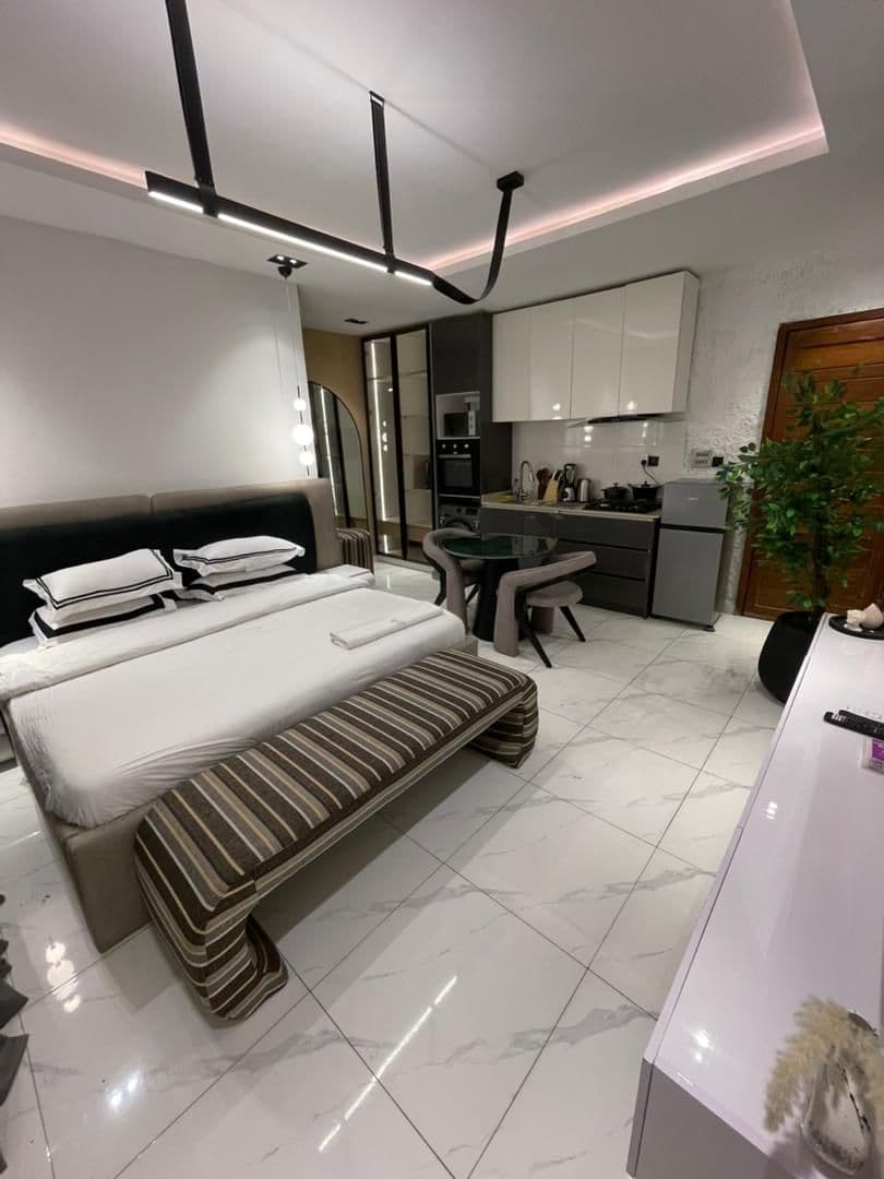 Spacious Studio Apartment for Shortlet in Ikate, Lekki