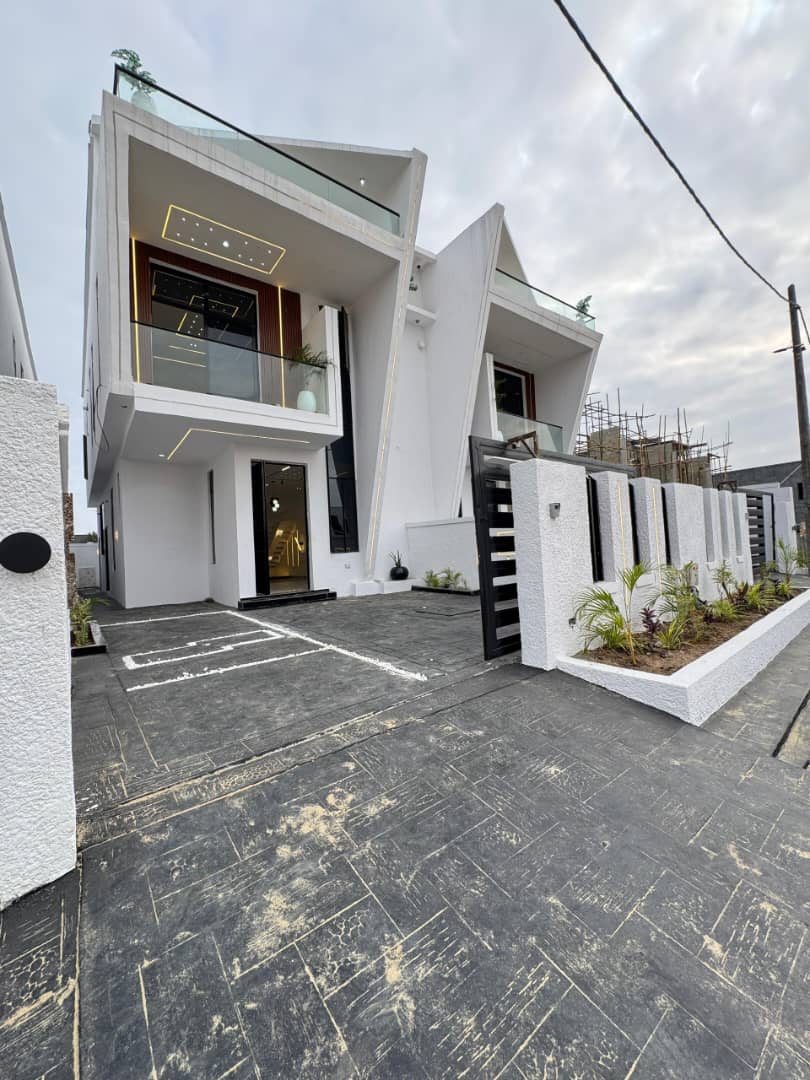 5 Bedroom Duplex for Sale in Lekki, Lagos