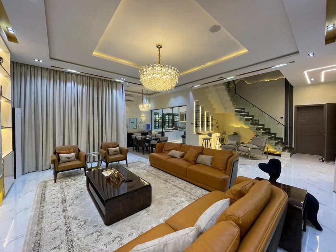 5 Bedroom Duplex for Shortlet in Osapa London Estate, Lagos