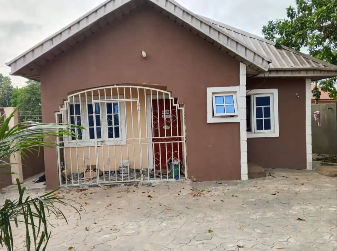 2 Bedroom Flat for Sale in Olowofela, Magboro, Ogun