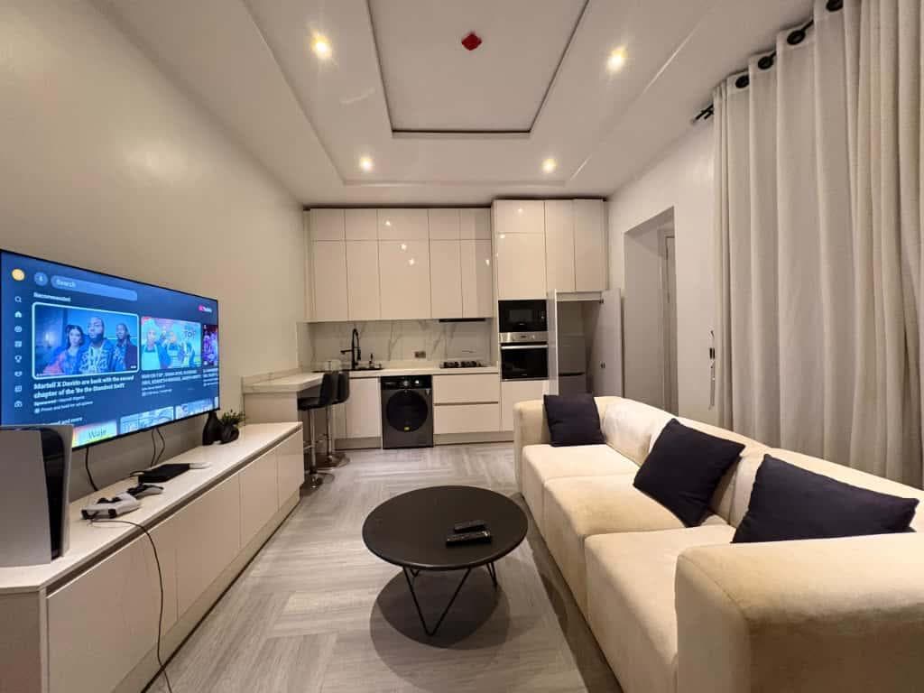 Fully Furnished 1 Bedroom Shortlet Apartment in Lekki Phase 1, Lagos